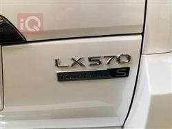 لێکزس LX